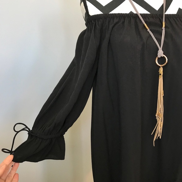 LOFT Off the Shoulder Dress - Picture 3 of 6